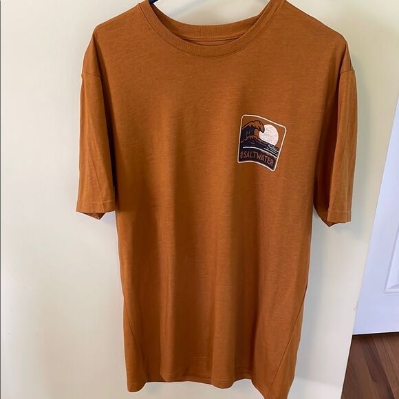 Izod Saltwater Short Sleeve Graphic T-Shirt - Picture 1 of 6